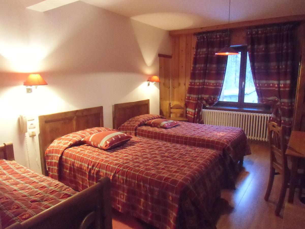 Aux 3 Frenes Inn 2*